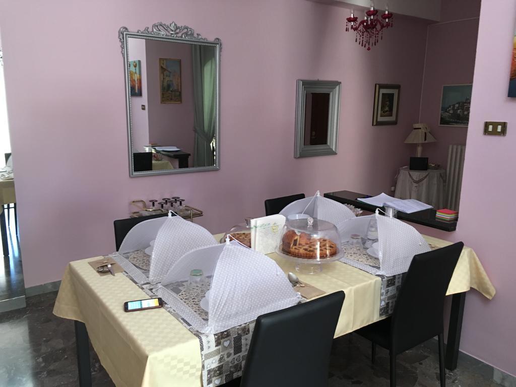 Laura Acomodação com café da manhã Pescara Exterior foto